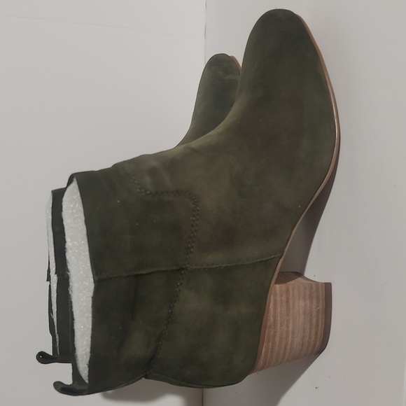 Steve Madden Harber Olive Suede Ankle Bootie 7 NWB - Picture 8 of 11